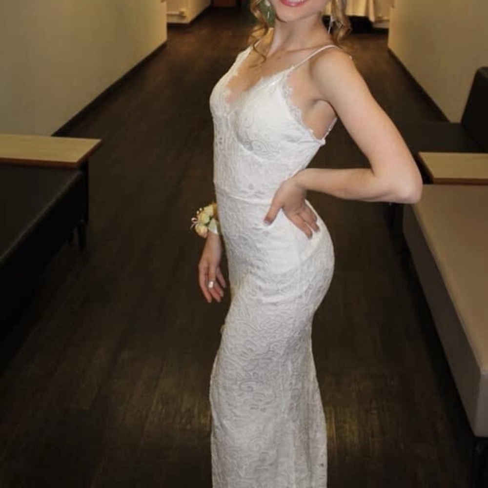 White prom dress / wedding rehearsal dress - Picture 3 of 4